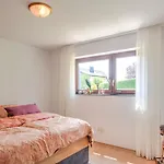 Lägenhet Sonnige In Mit Garten *