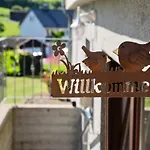 Sonnige In Mit Garten Lägenhet *
