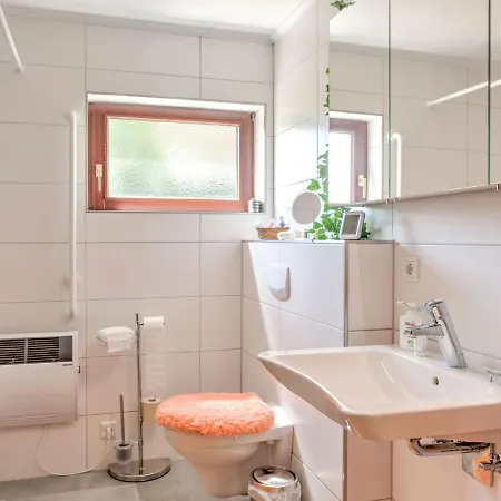 Appartement Sunny Flat In With Garden