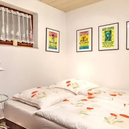 Sunny Flat In With Garden Appartement