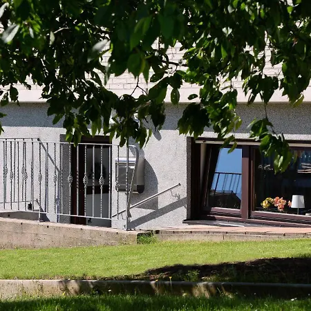 Sunny Flat In With Garden *