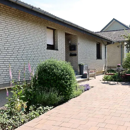Appartement Sunny Flat In With Garden
