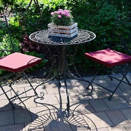 Appartement Sunny Flat In With Garden Bad Driburg