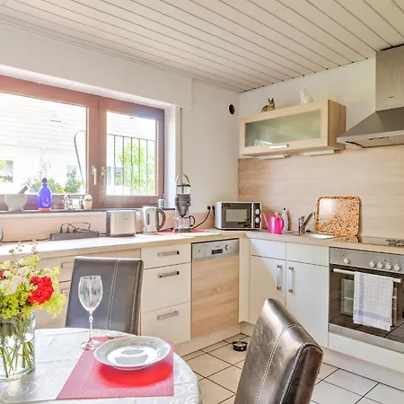 Sonnige In Mit Garten