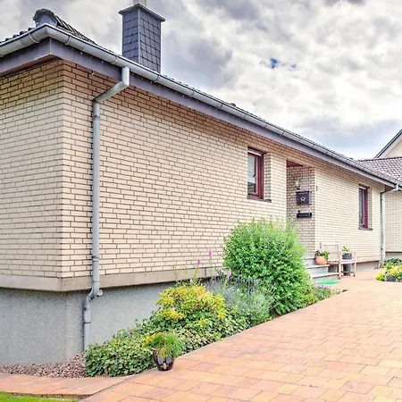 Sonnige In Mit Garten Apartamento