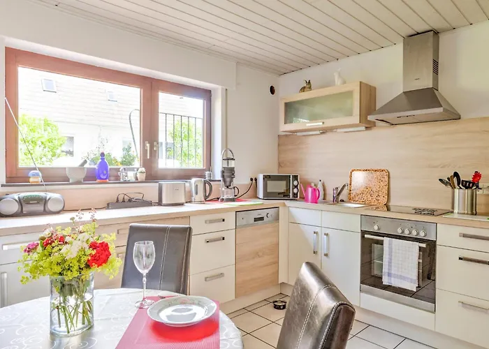 Sonnige In Mit Garten